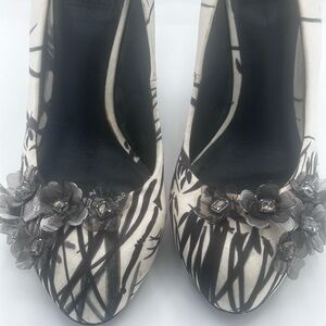 Tory Burch ELMIRA SATIN White Black Floral Wedges 7M